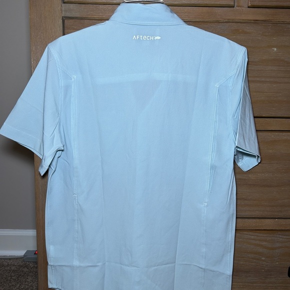 AFTCO Men's Light Blue Short Sleeve Shirt - Picture 2 of 3